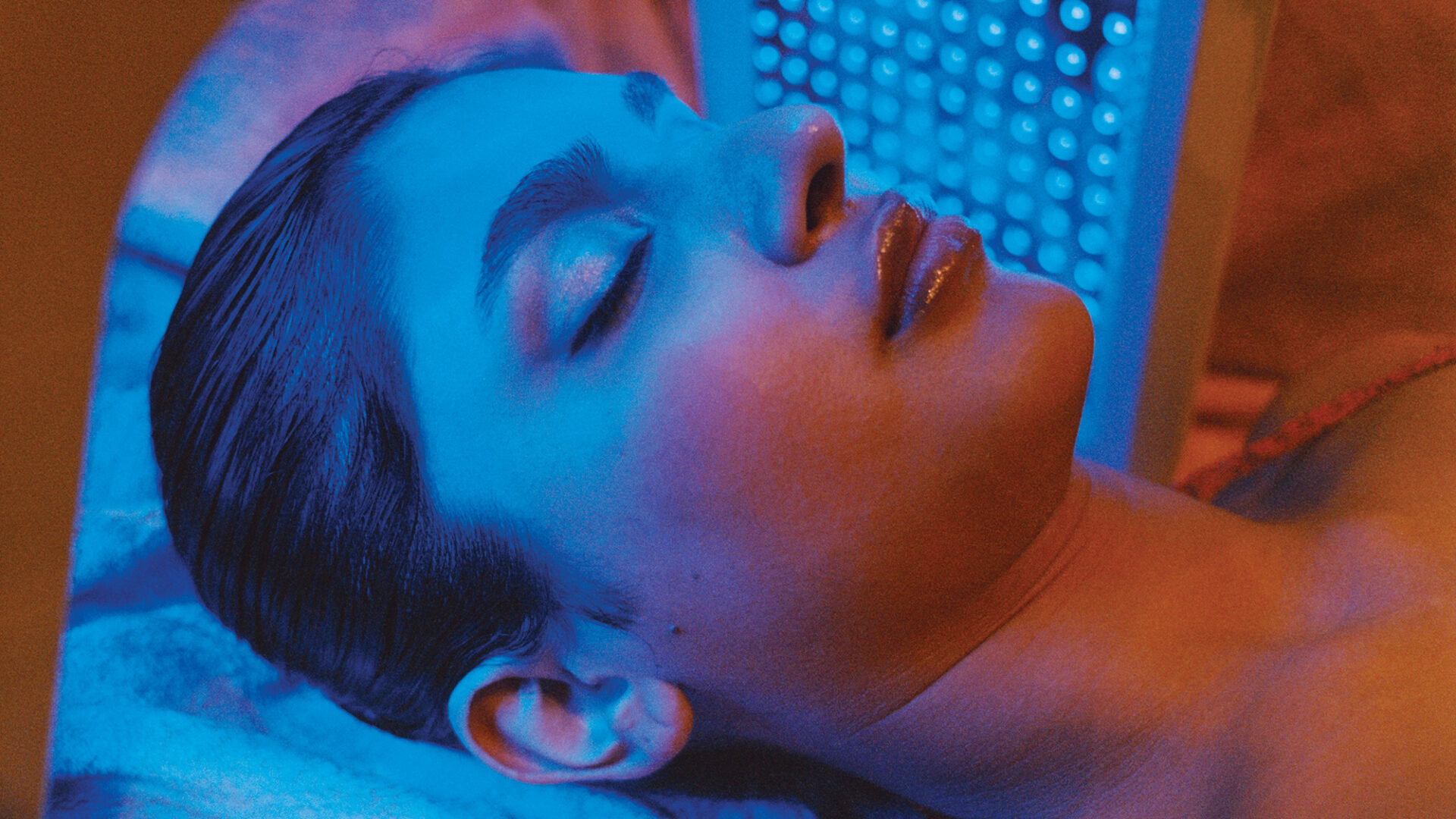 A Photographer Explores the Precarious Beauty of Mumbai’s Influencer Culture