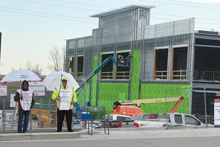 IBEW Local 1 pickets new Arnold Planet Fitness