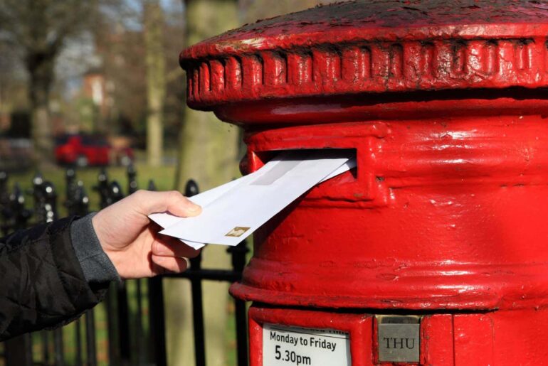 Letter: How altruism shapes our biological fitness