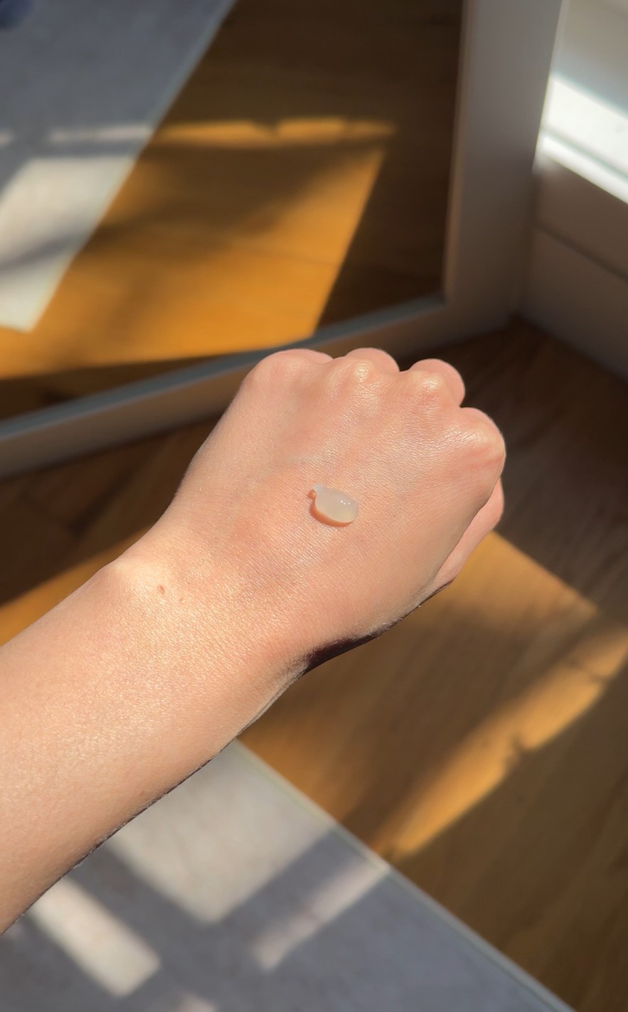 Jamie Schneider testing Sofie Pavitt's Skin Jelly Moisturizer