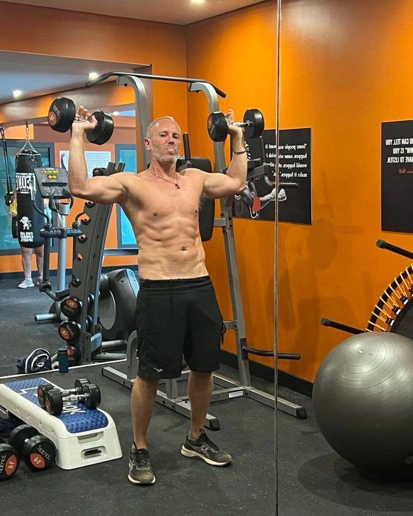 Judge Rinder shirtless working out in the gym showing off his abs 
