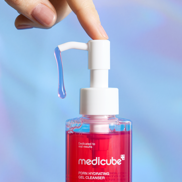 Hydrating gel cleanser dispensing