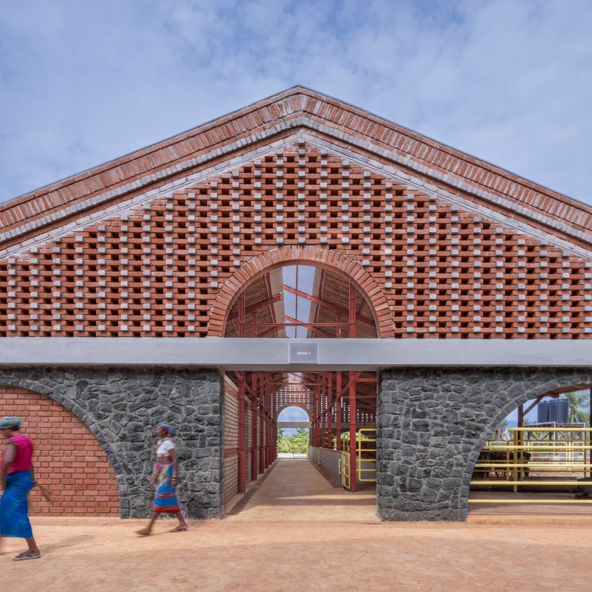 Gaughar by Compartment S4