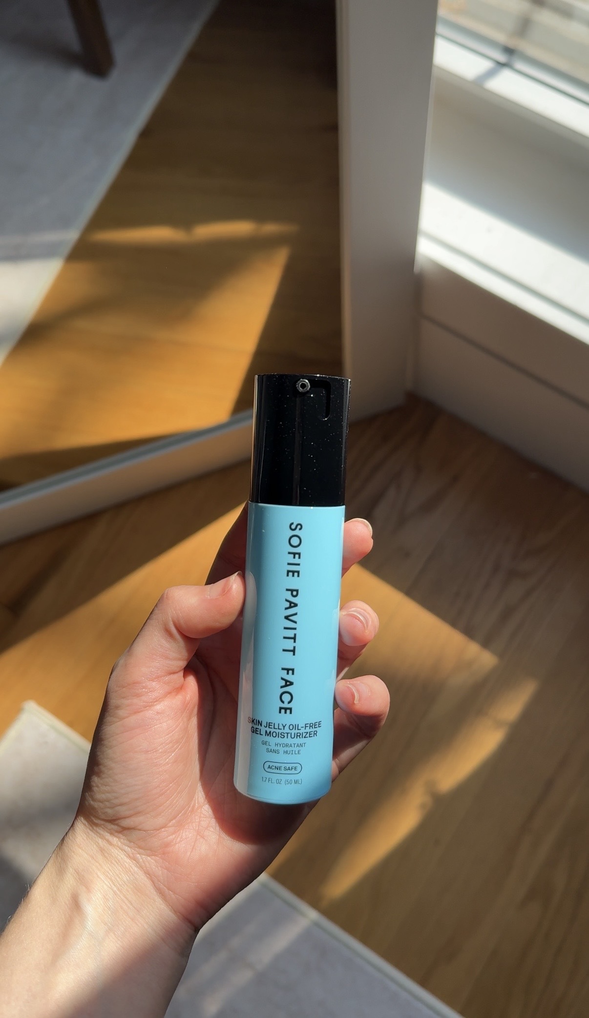 Jamie Schneider testing Sofie Pavitt's Skin Jelly Moisturizer