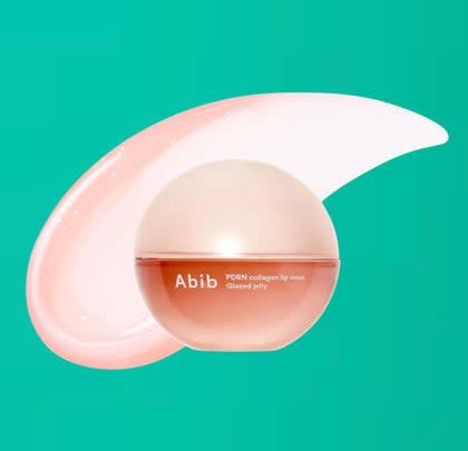 A jelly lip mask that smoothes lip lines