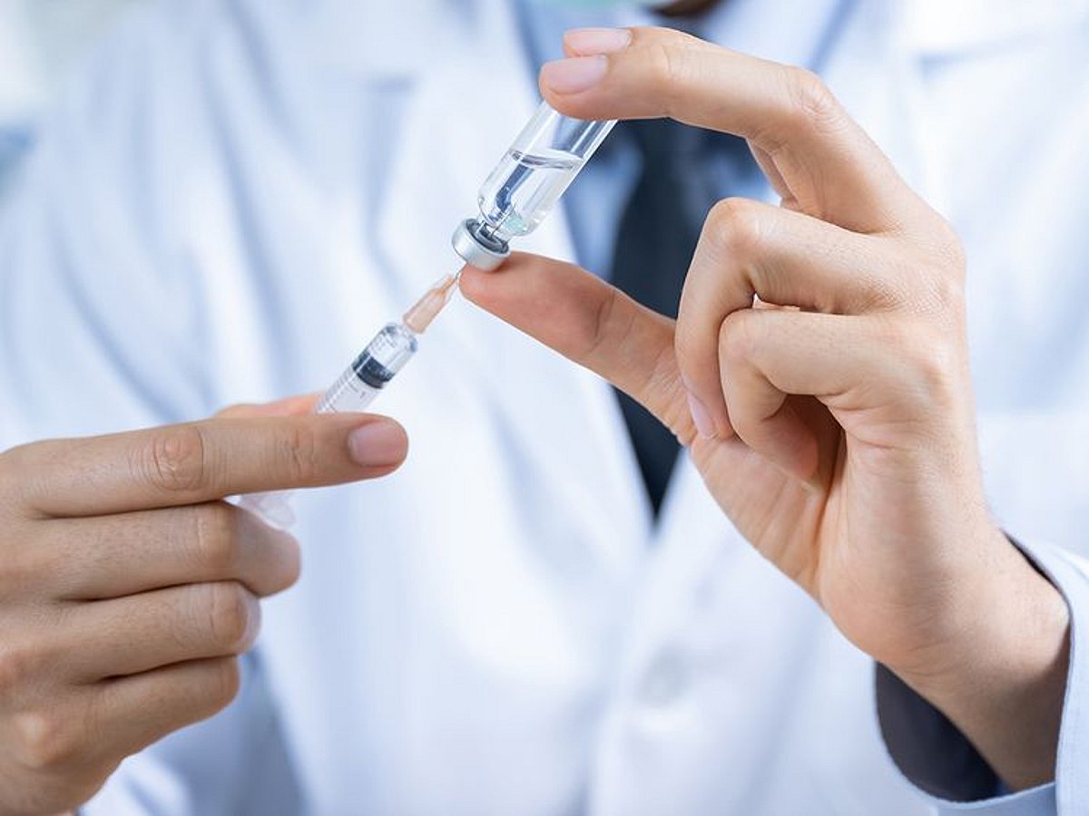 UAE health experts highlight herd immunity, safety, and access to vaccination