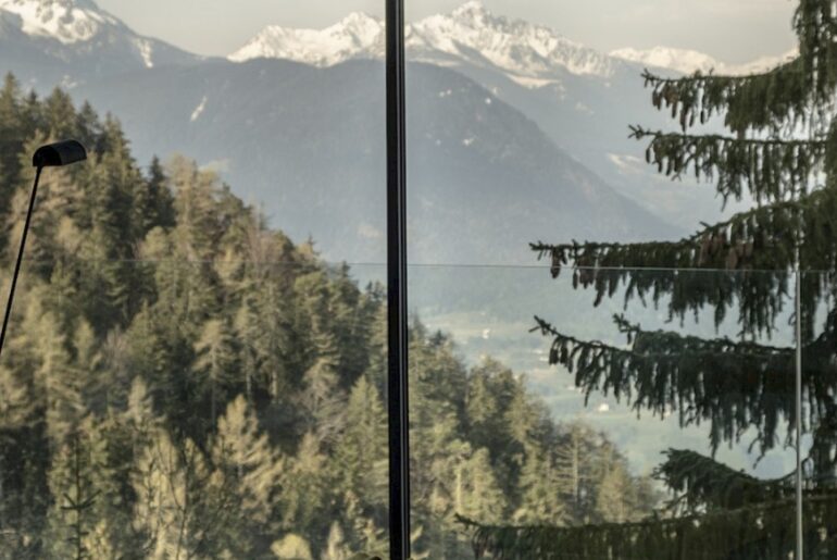 The Retreats, Spas & Hotels That Wellness Experts Swear By