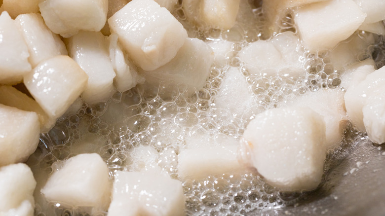 Rendering lard in a pan