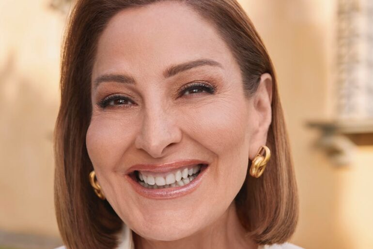 Laura Geller’s Top ‘Foolproof’ Makeup for Women Over 60 Is On Sale