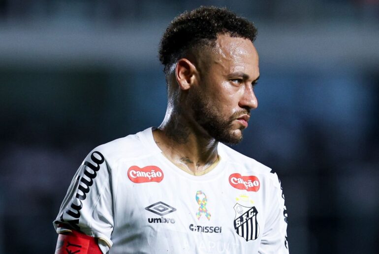 Report: Neymar’s agent to hold talks with FC Cincinnati over MLS move as he regains fitness at Santos