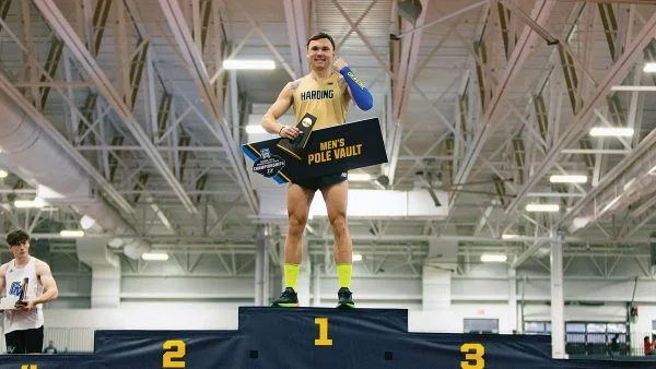 Vlad Malykhin wins the 2026 NCAA Division II national champion in men’s pole vault. 