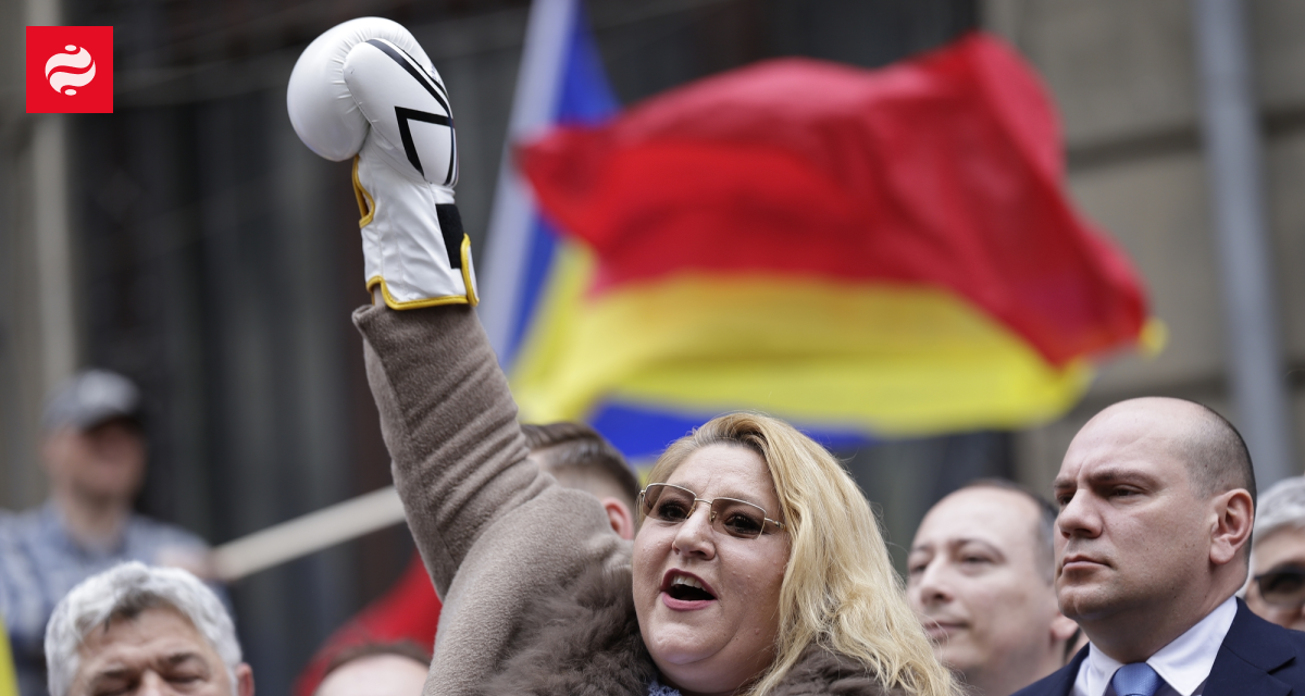 The European Parliament has lifted the immunity of a Romanian MEP who threatened Zelenskyy.