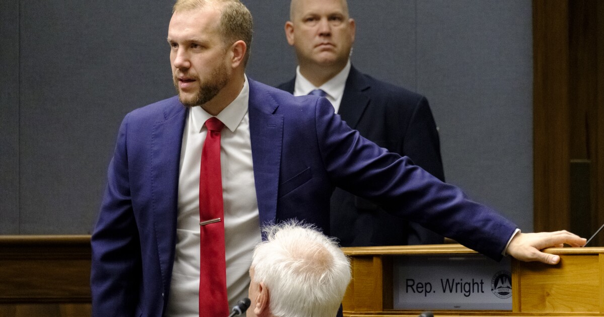 House bill would grant civil immunity to security guards for "justified force"