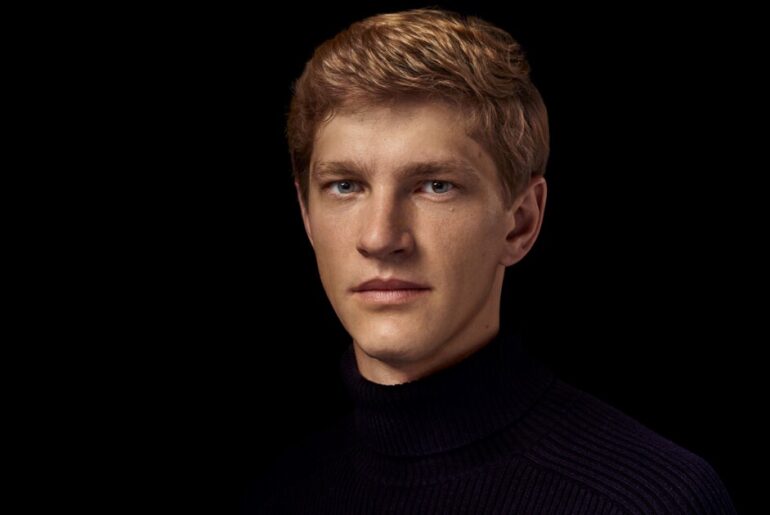 Jan Lisiecki finds the beauty and joy in Mozart