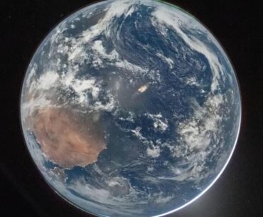 Artemis II's moonbound astronauts capture Earth's brilliant blue beauty as they leave it behind