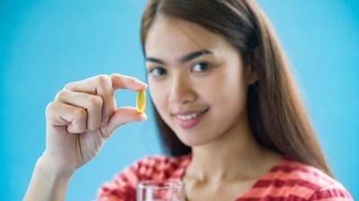 Why are self-prescribed health supplements an issue? (Freepik)