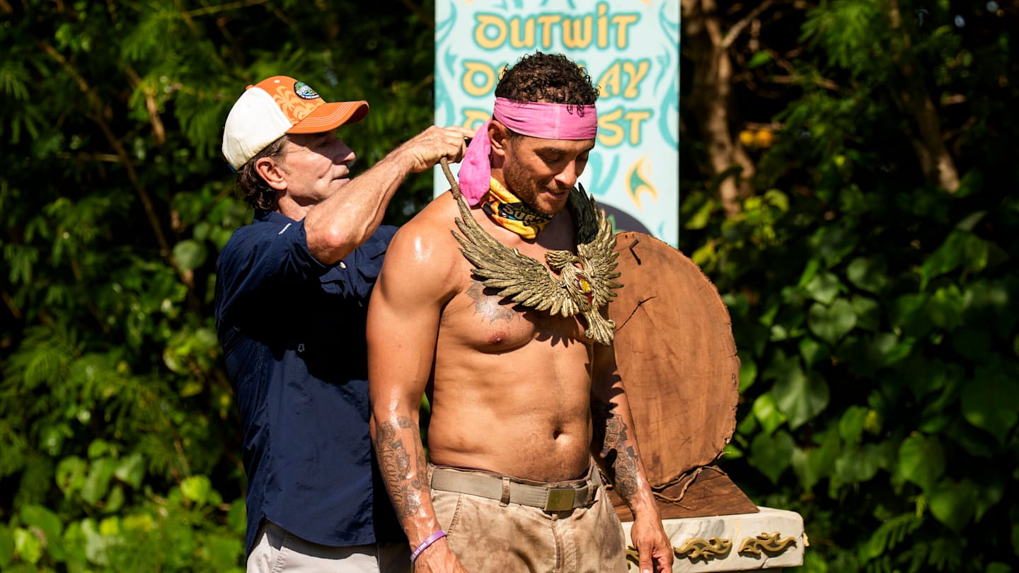 “Double The Fun, Double The Demise” – A boat arrives asking the tribe to divide themselves into pairs. This week’s immunity challenge features one of the biggest twists ever seen in Survivor history. Then, a theatrical risk taken at tribal council must be enough to cast doubt upon those on the chopping block, on SURVIVOR 50 Photo: Robert Voets/CBS ©2025 CBS Broadcasting, Inc. All Rights Reserved.
