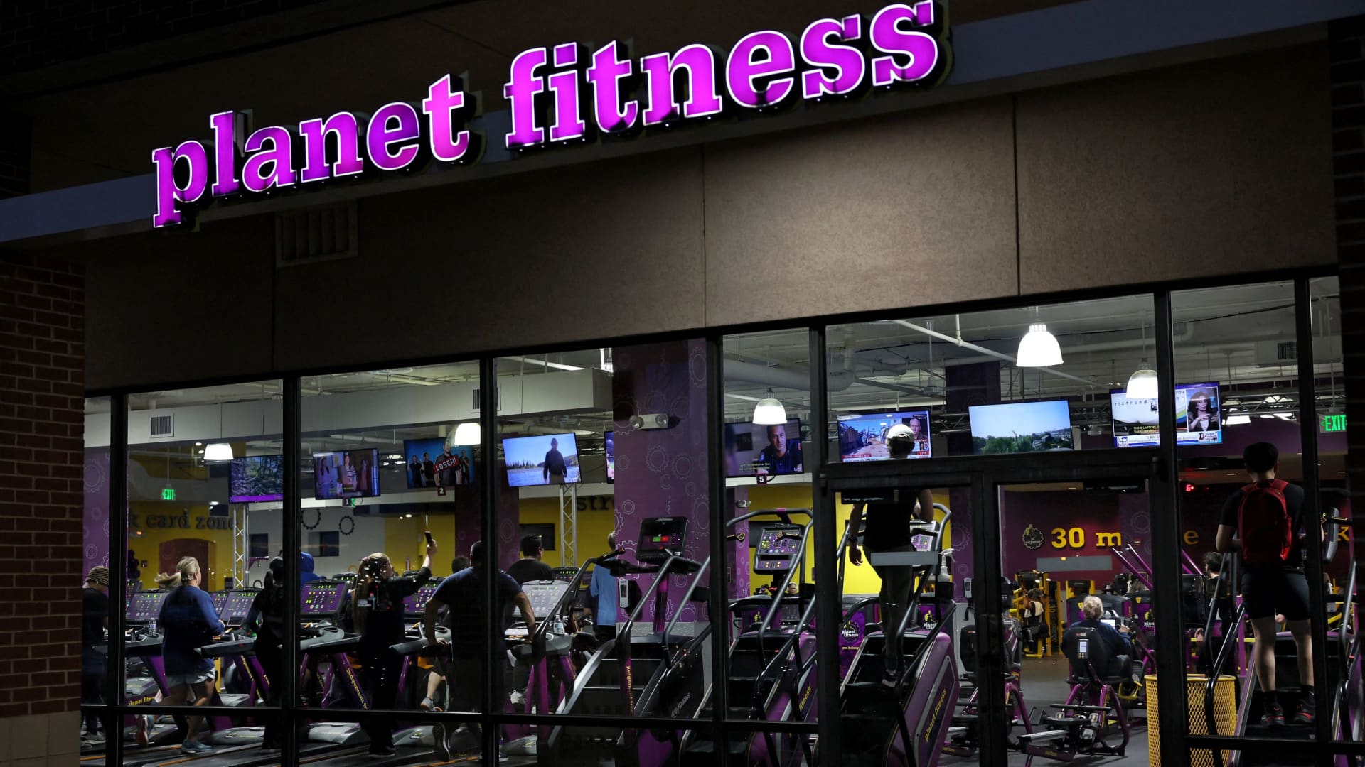 Planet Fitness stock plunges after company slashes guidance