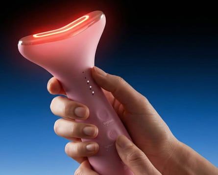 A Revo Face Genie product photo