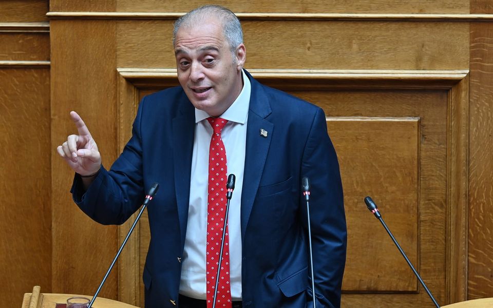 Parliament committee backs lifting Velopoulos immunity over defamation, insult charges