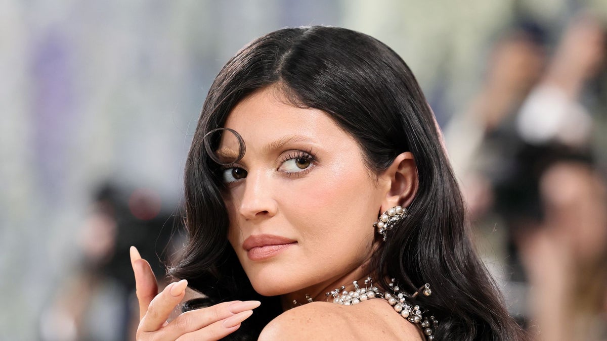 Will Kylie Jenner’s eyebrows survive her latest beauty look?