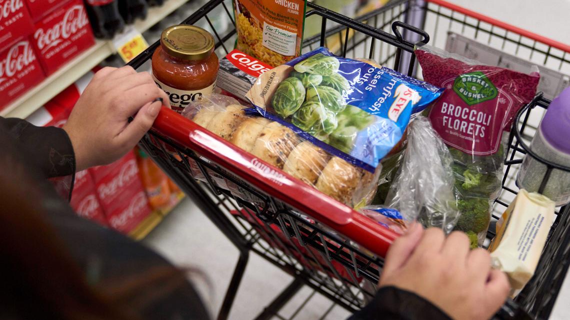 SNAP stores will soon be required to stock more fresh foods
