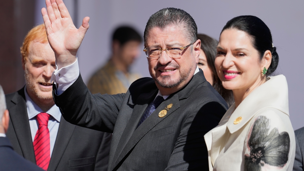 Costa Rica's leader to keep immunity as minister in his successor's government in face of legal woes