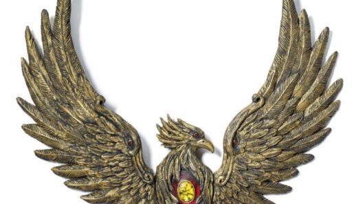 As ‘Survivor’ Finishes Its 50th Season, the Smithsonian Acquires the Sought-After Immunity Necklace and Other Props From the Iconic Reality TV Show