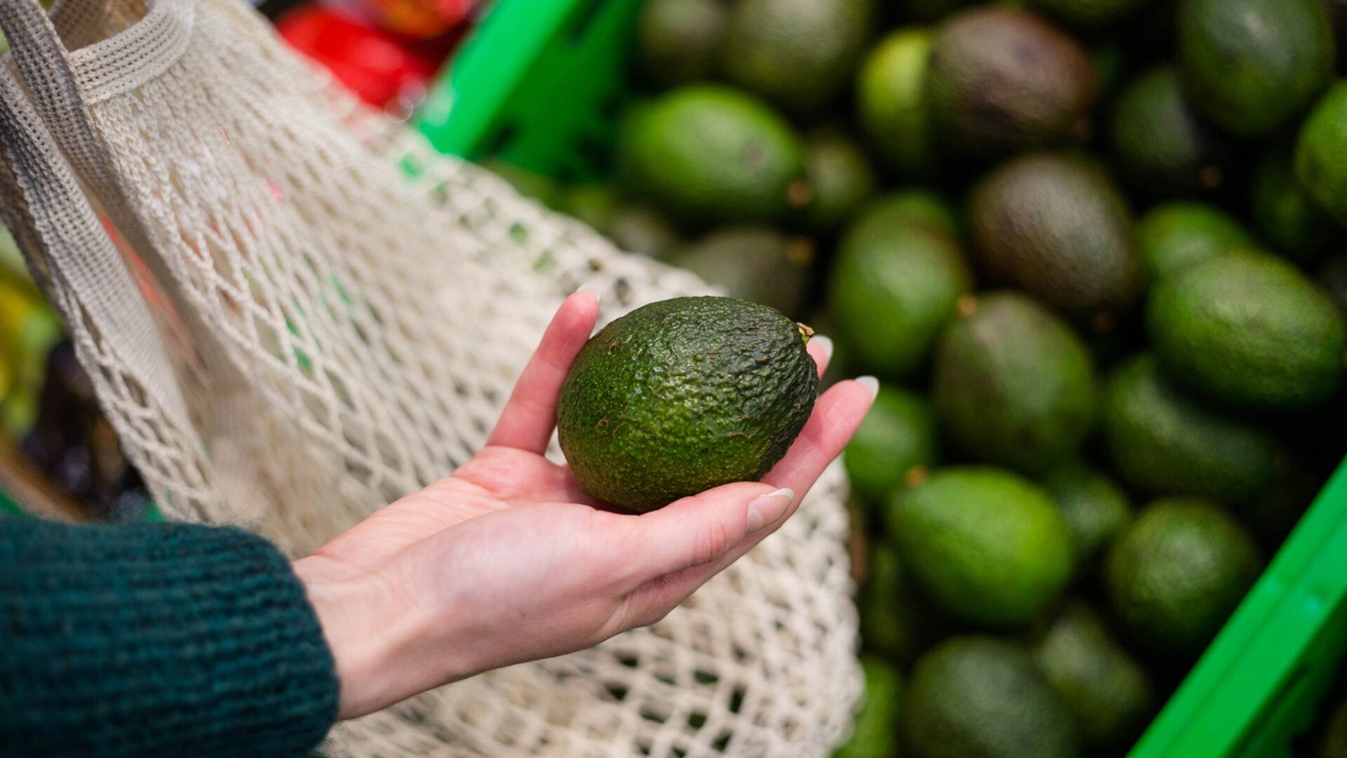 Healthy dietary patterns can help control menopause-related weight gain