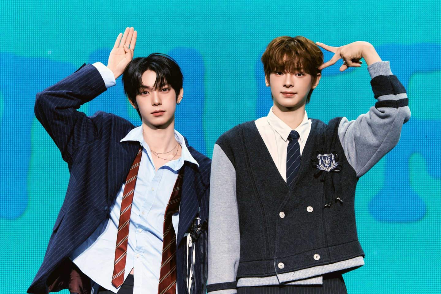 K-pop duo Flare U poses for a photo during its debut showcase held at Blue Square Woori WON Banking Hall in Yongsan District, central Seoul, on May 13. [FNC ENTERTAINMENT] 