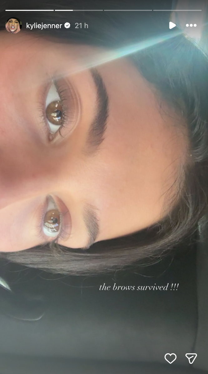 Jenner’s beauty choices rarely go unnoticed; therefore the response was divided.