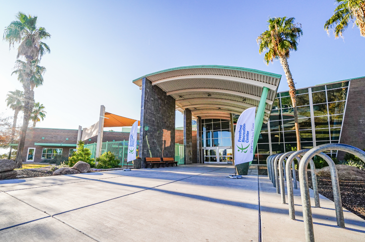 A photo of the front entrance at Freestone recreation Center