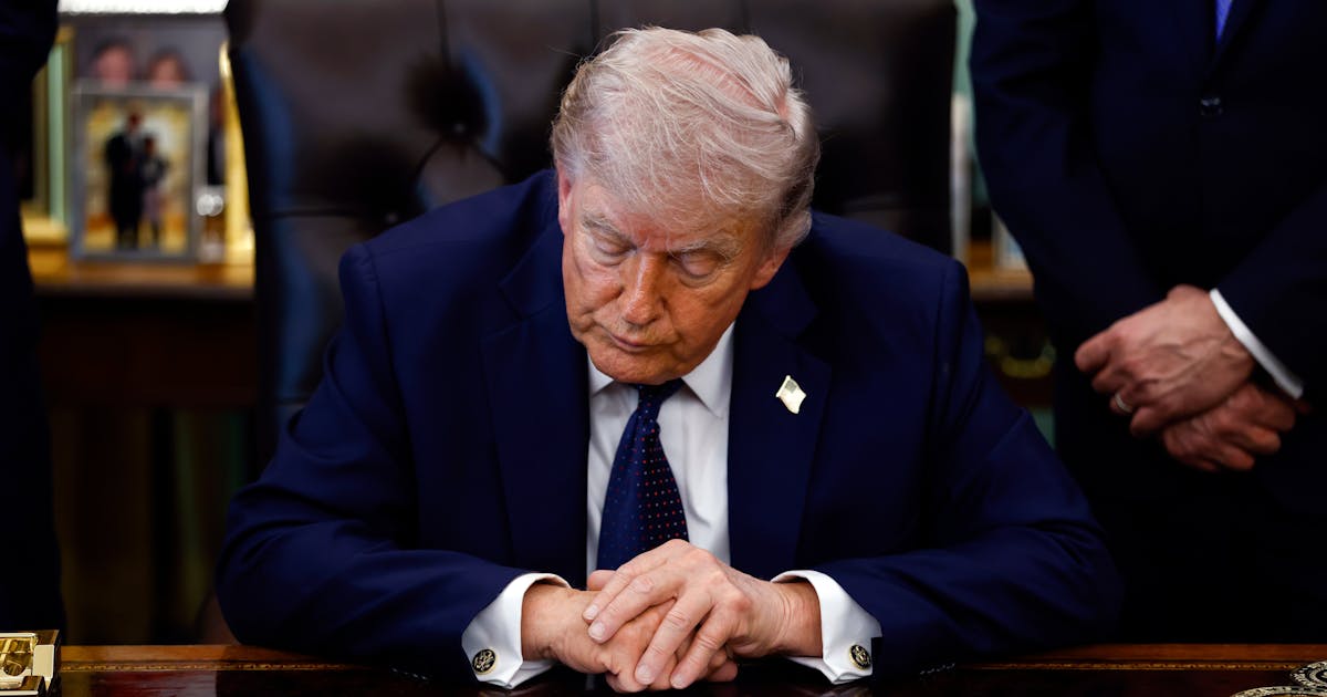Visibly Declining Trump Demands Candidates Prove Mental Wellness