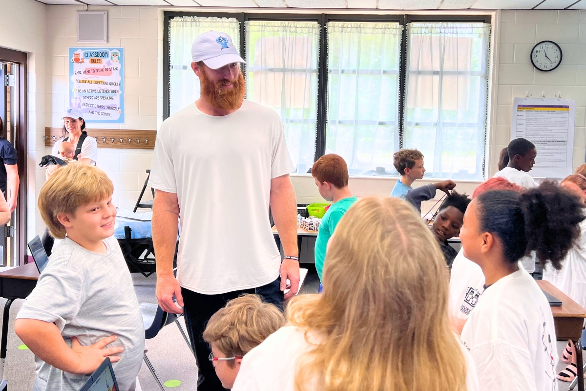 Hayden Hurst visits Lake Butler Elementary to celebrate student wellness partnership