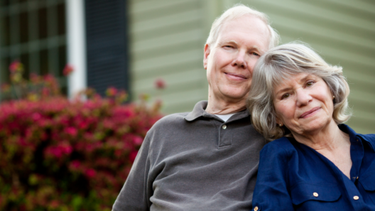 Psychology says people who maintain a strong memory deep into retirement share a single trait that has nothing to do with diet, supplements, or apps — they never stopped being genuinely curious, and a brain that is still pulled toward unfamiliar things by its own interest stays sharper than any brain that has been put on a regimen designed to keep it sharp