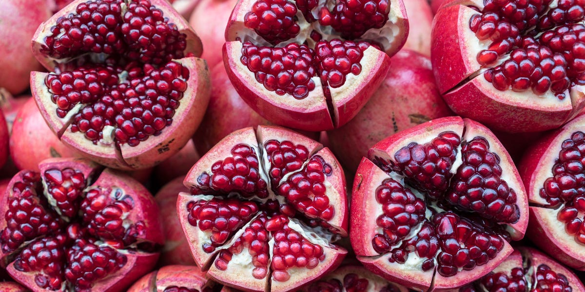 10 Pomegranate Health Benefits, According to Registered Dietitians