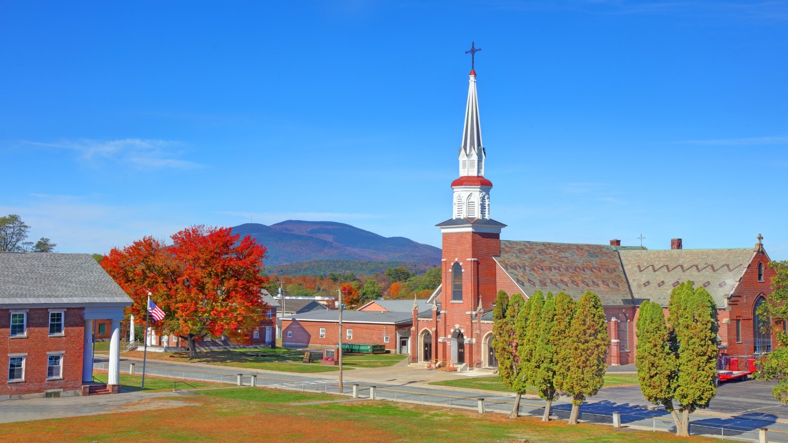 Between Lebanon And Brattleboro Is An Artsy City With A Charming Downtown, Quaint Shops, And Natural Beauty