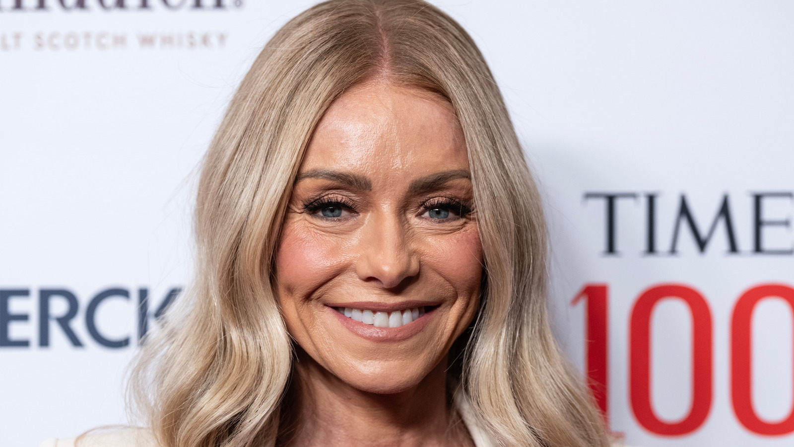 Kelly Ripa's Fitness Transformation In Photos