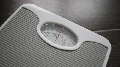 Signs your calorie deficit is working. (Unsplash)
