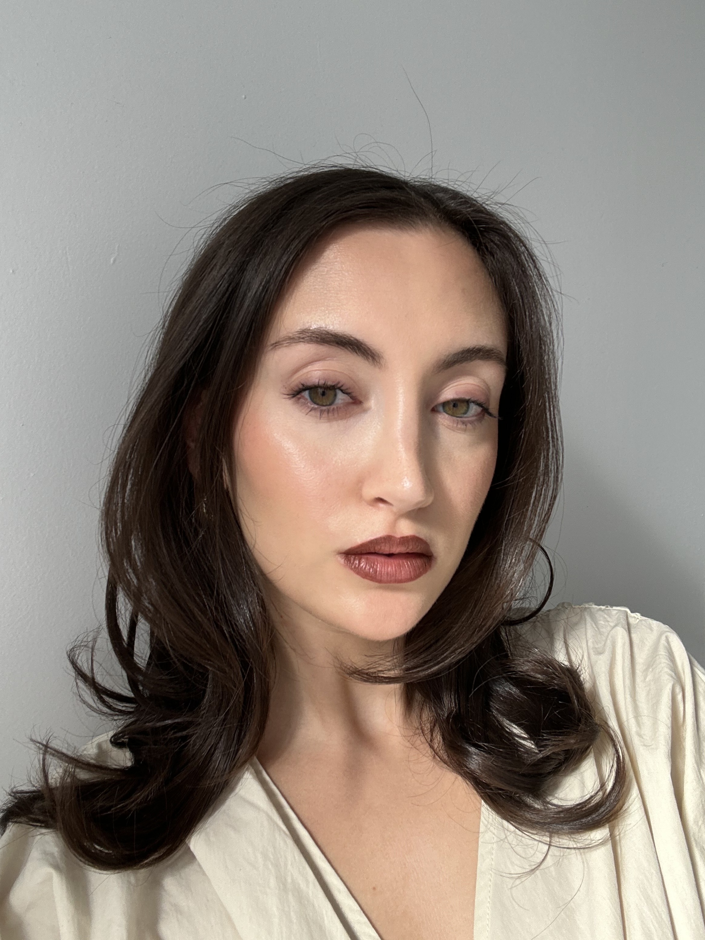 Who What Wear associate beauty editor Alyssa Brascia wearing the Sheglam Skin Magnet High Coverage Foundation