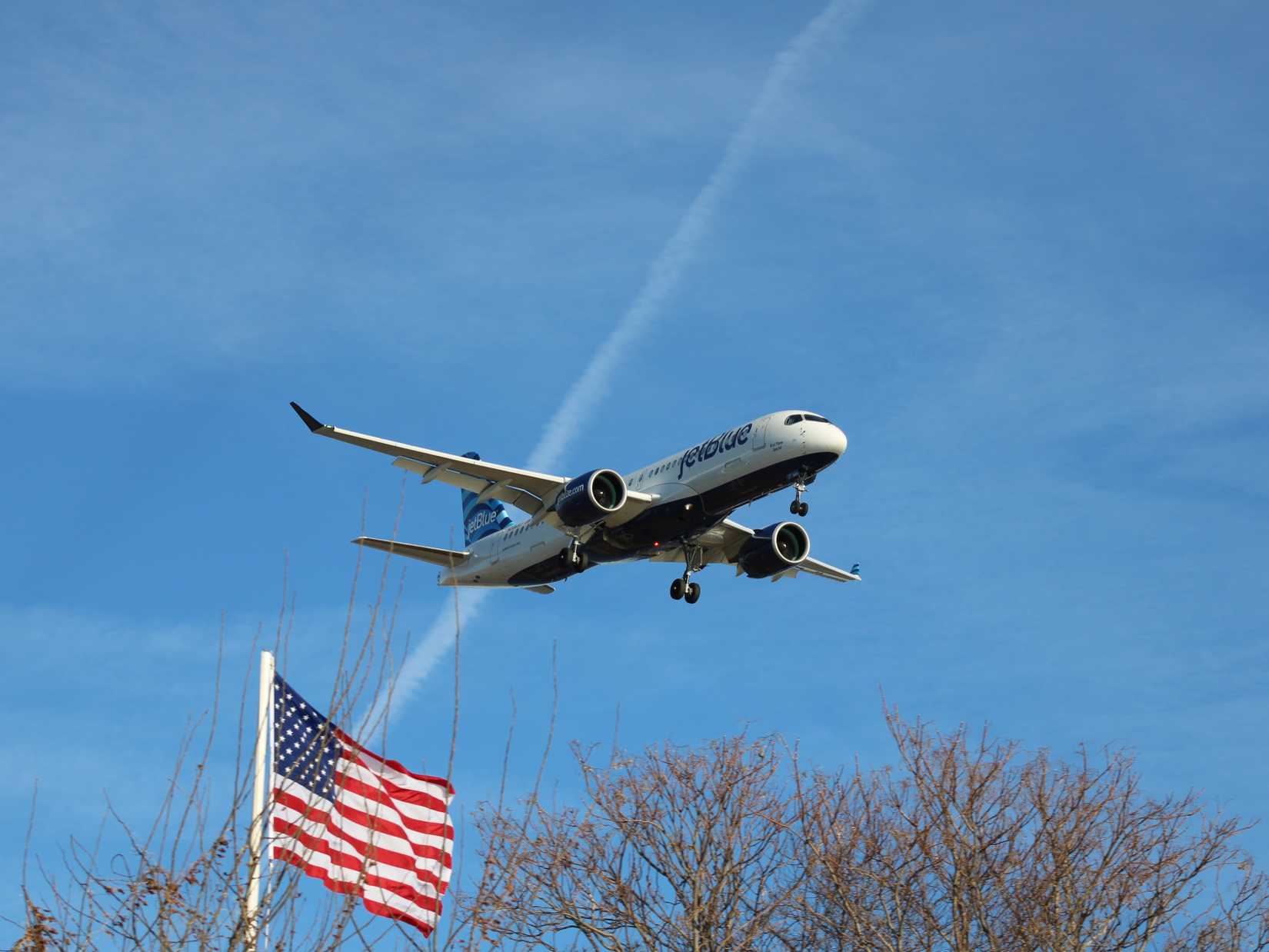 JetBlue A220 Landing