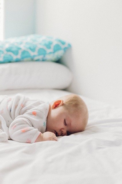 sleeping baby bedroom 2563798 640