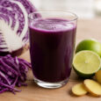 With powerful antioxidant compounds, vitamins A and C, and promising scientific studies, cabbage juice emerges as a surprising ally against aging and serious diseases.