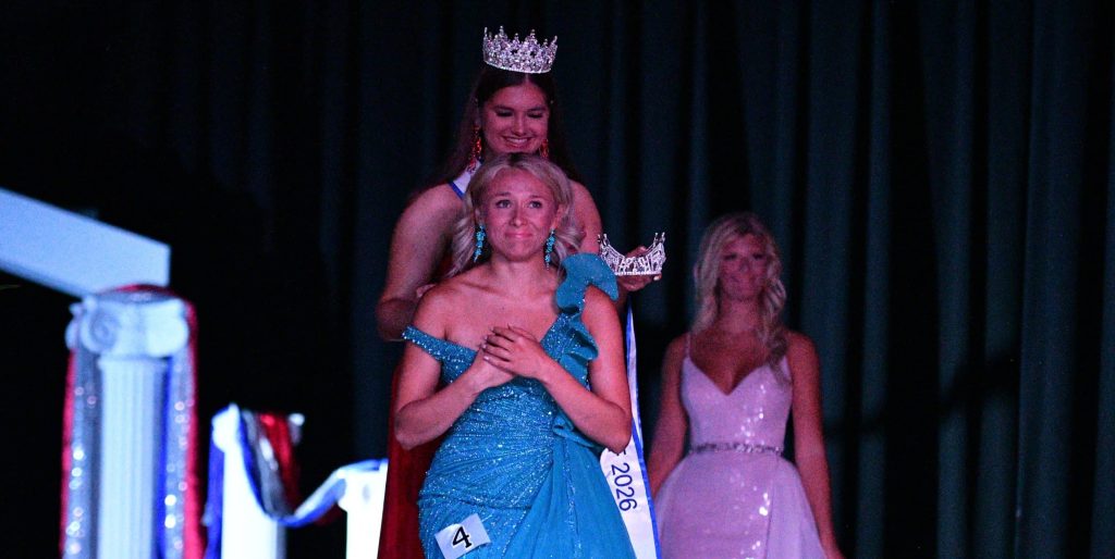 Isabella Wayne Waits Out Weather to be Crowned Miss Western Kentucky State Fair