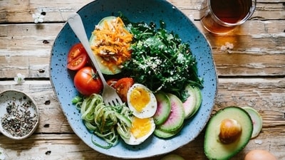 Sprouted moong, paneer or eggs? Dietitian Shweta J Panchal ranks 9 protein-rich foods (Unsplash)