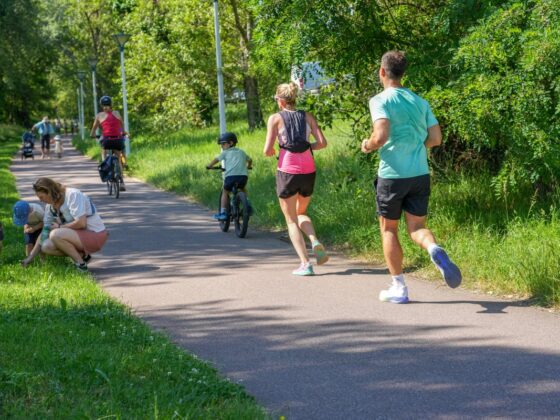 Cycling: The exercise that is at least four times more efficient than walking